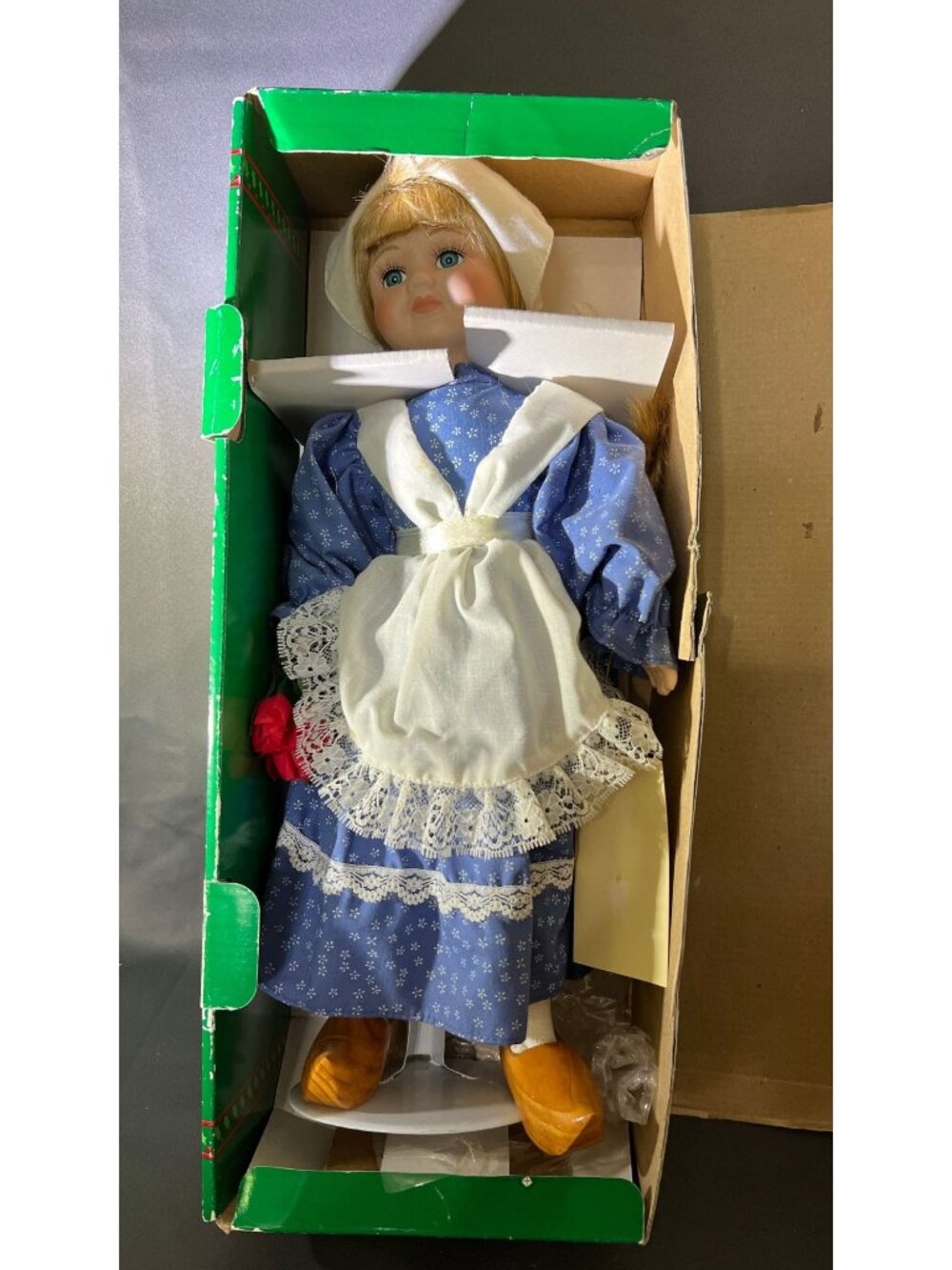 House Of Lloyd Doll Jana Dutch Christmas Around World
